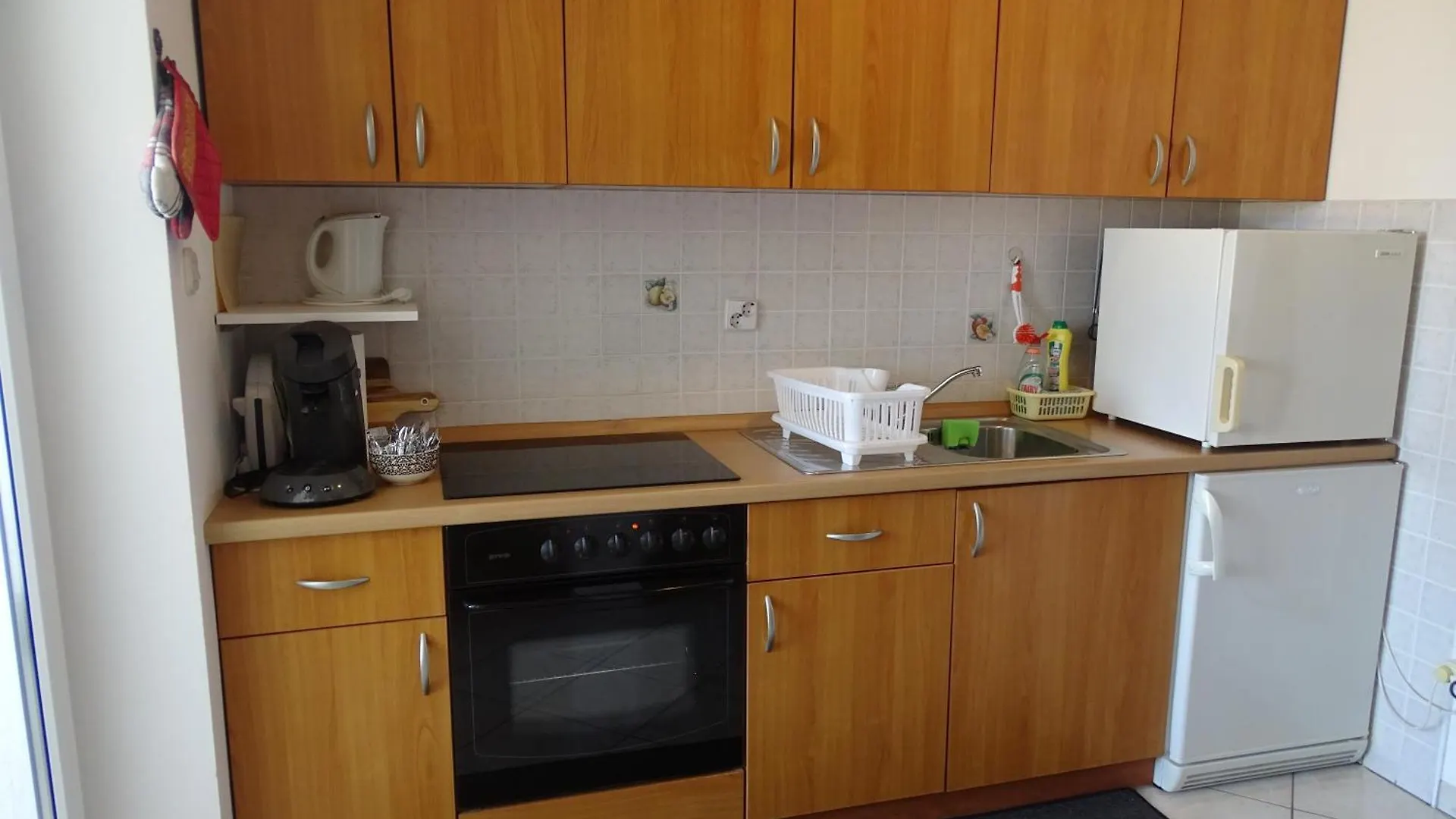 Comfortable Apartment With Kitchen, Close To Beautiful Beach Povljana