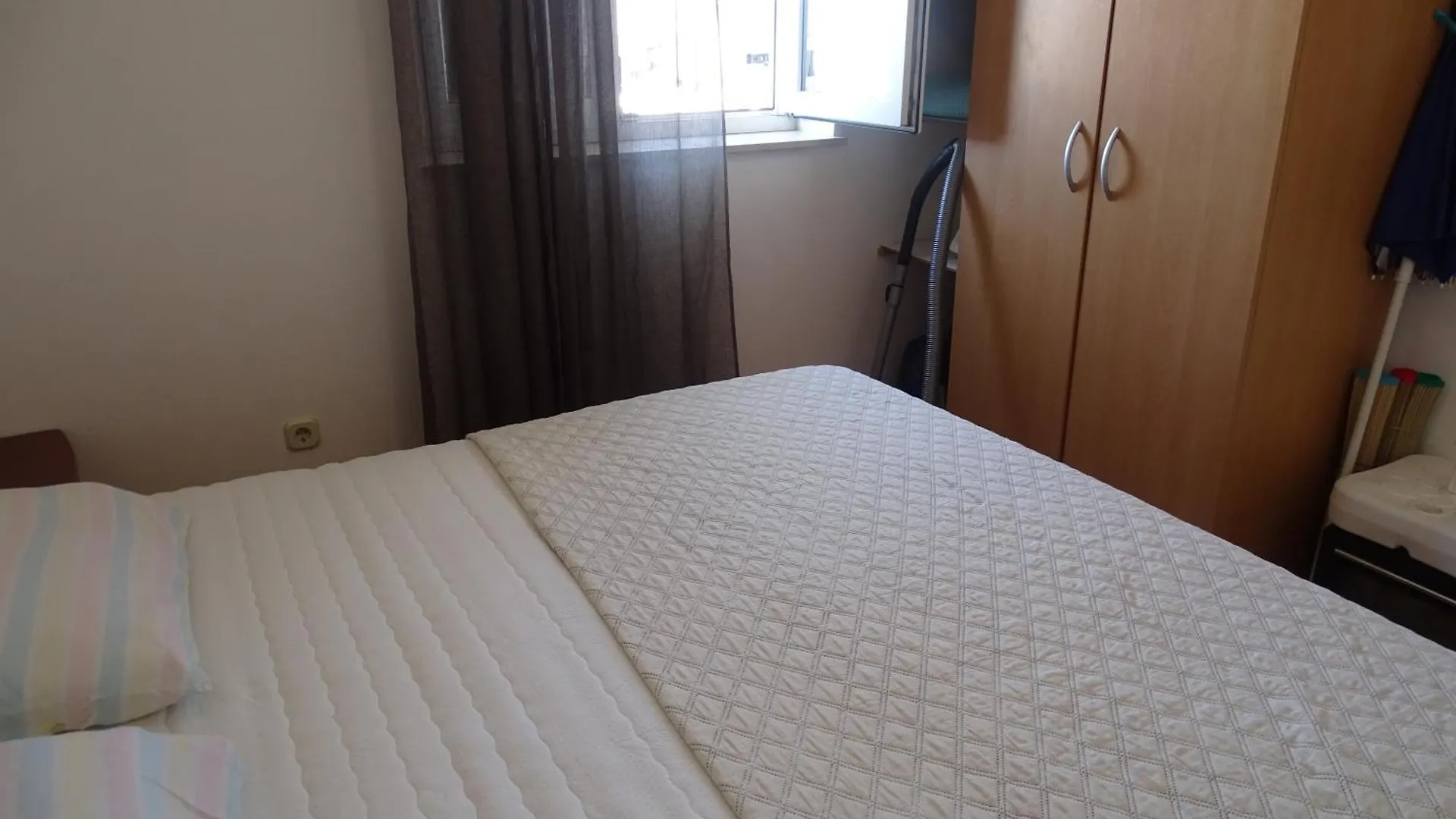 Comfortable Apartment With Kitchen, Close To Beautiful Beach Povljana Croatia