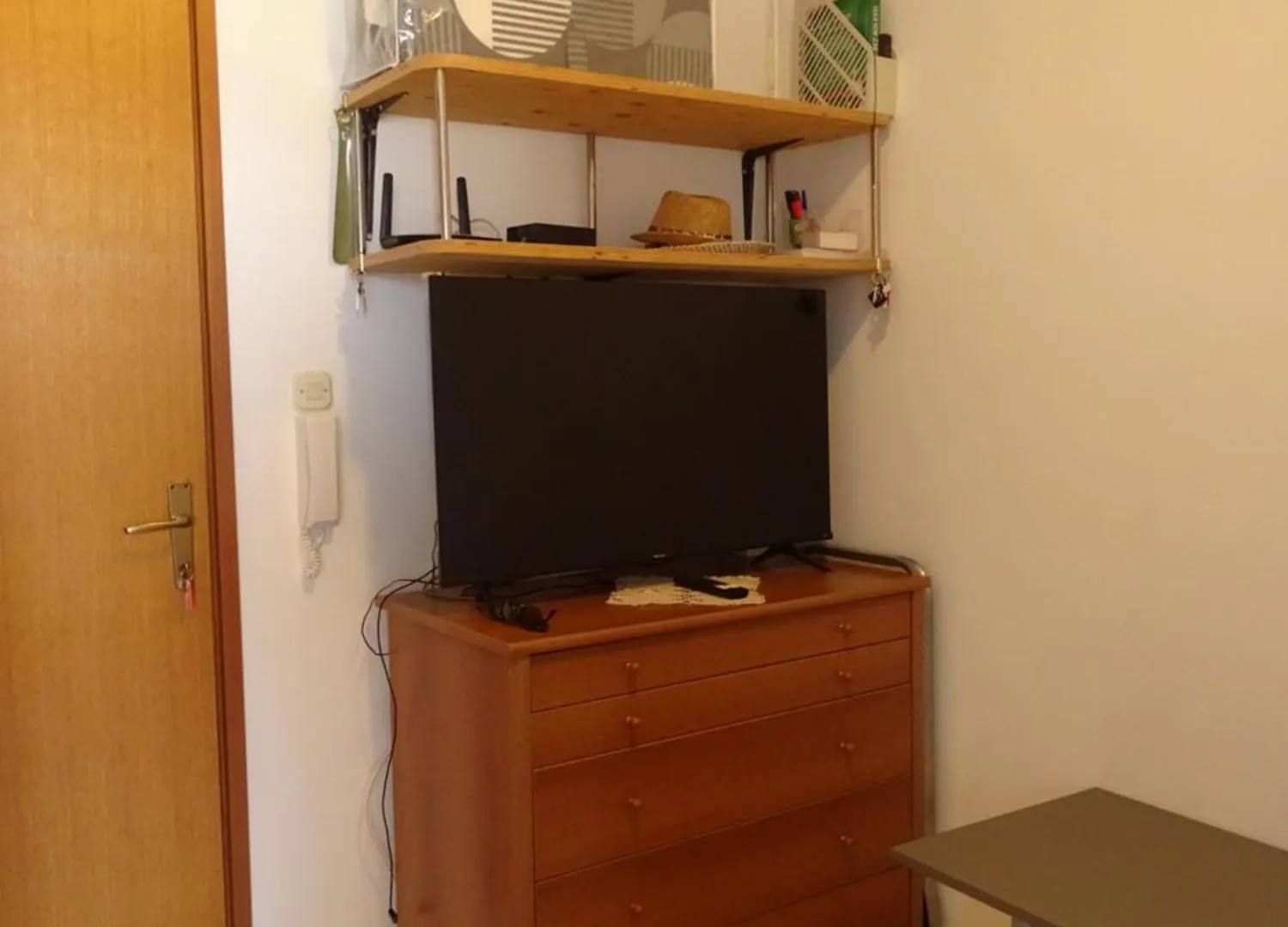 Comfortable Apartment With Kitchen, Close To Beautiful Beach Povljana